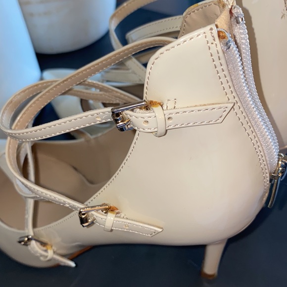 Marc Fisher “ivory” colored 3.5” heel. Good condition. All man made material - Picture 7 of 17